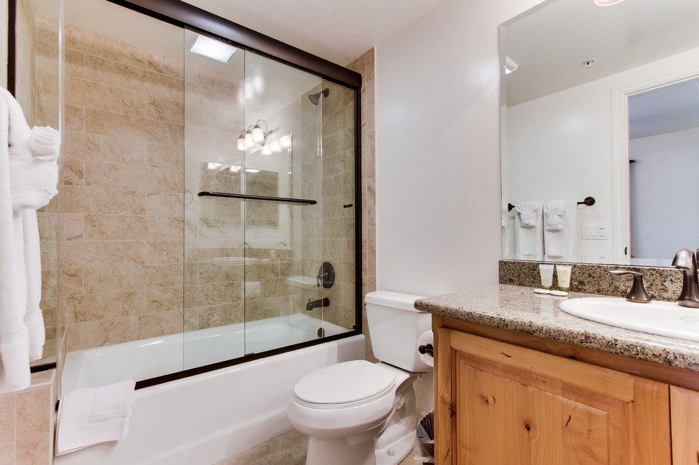 Virtual tour photo 23 of 33 for 4151 Mission Boulevard #213