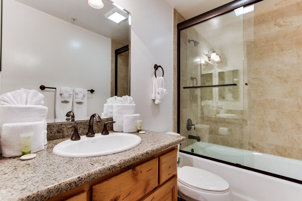 Virtual tour photo 26 of 33 for 4151 Mission Boulevard #213