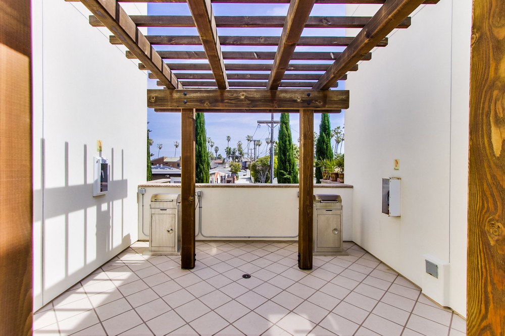Virtual tour photo 31 of 33 for 4151 Mission Boulevard #213