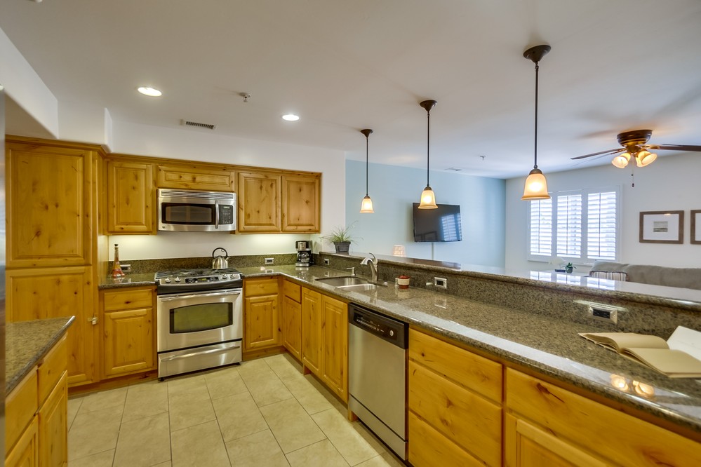 Virtual tour photo 10 of 32 for 4151 Mission Boulevard #214