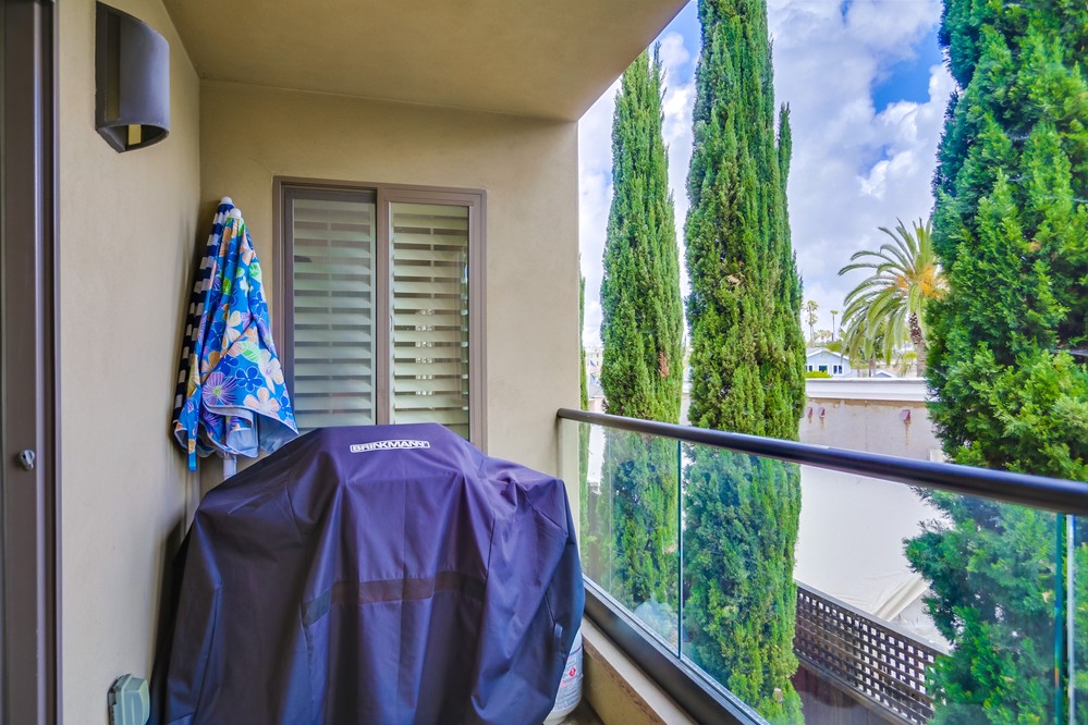 Virtual tour photo 14 of 32 for 4151 Mission Boulevard #214