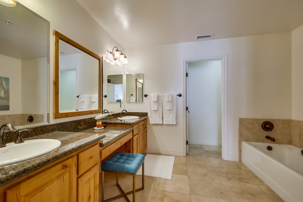 Virtual tour photo 19 of 32 for 4151 Mission Boulevard #214