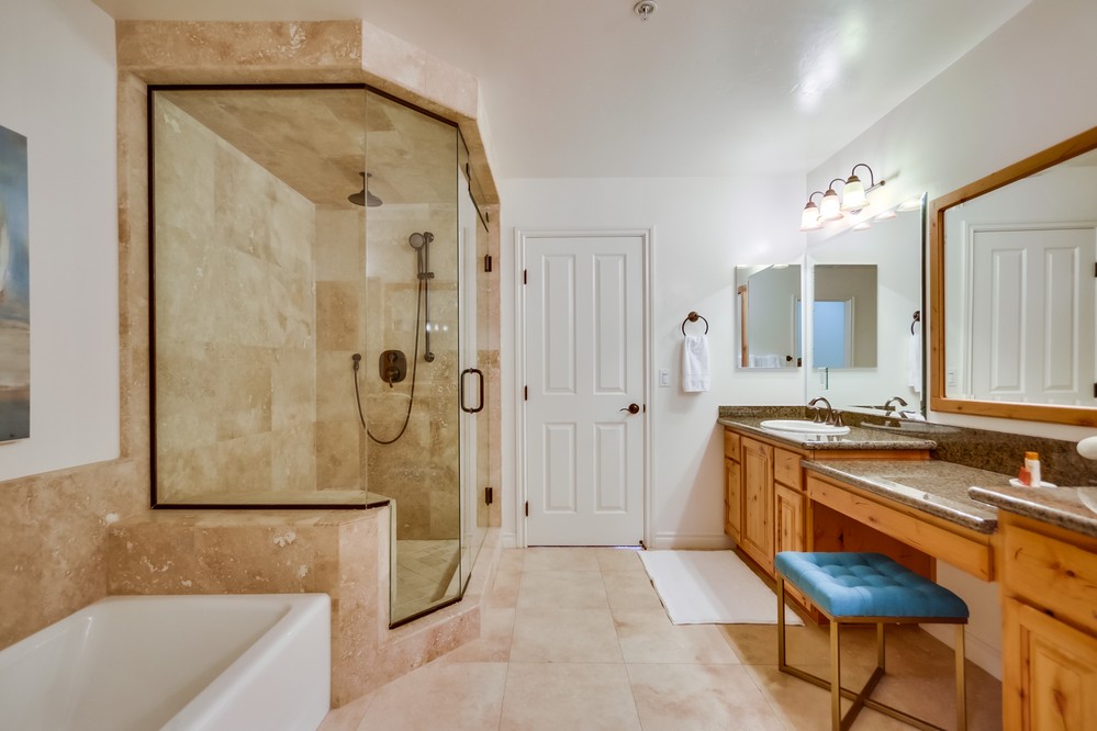 Virtual tour photo 21 of 32 for 4151 Mission Boulevard #214