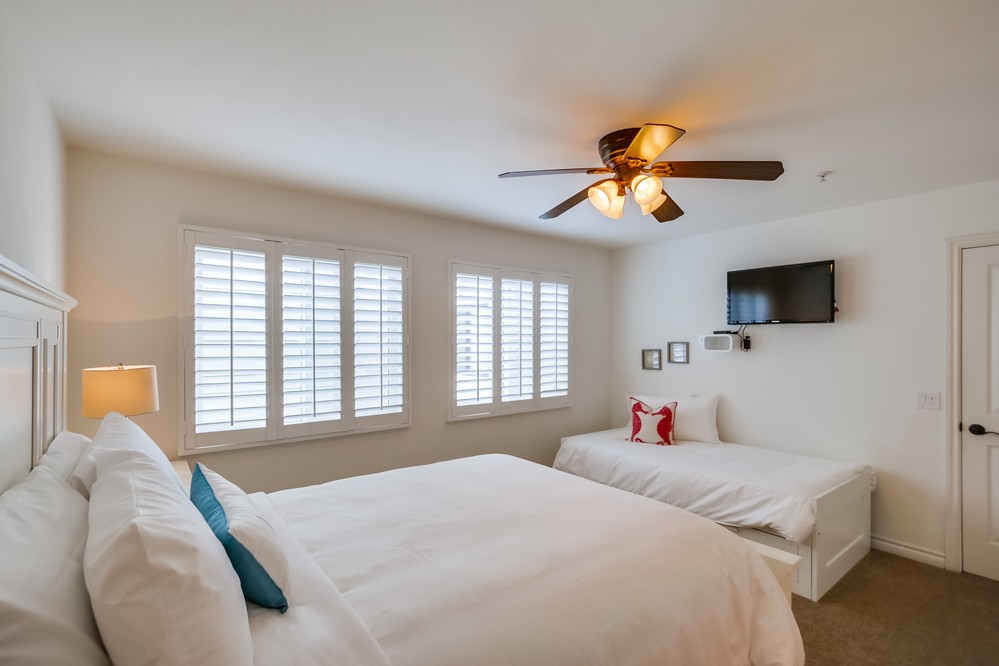 Virtual tour photo 22 of 32 for 4151 Mission Boulevard #214