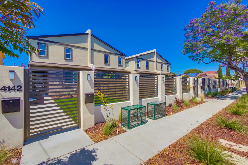 Virtual tour photo 1 of 50 for 4152 Nordica Ave