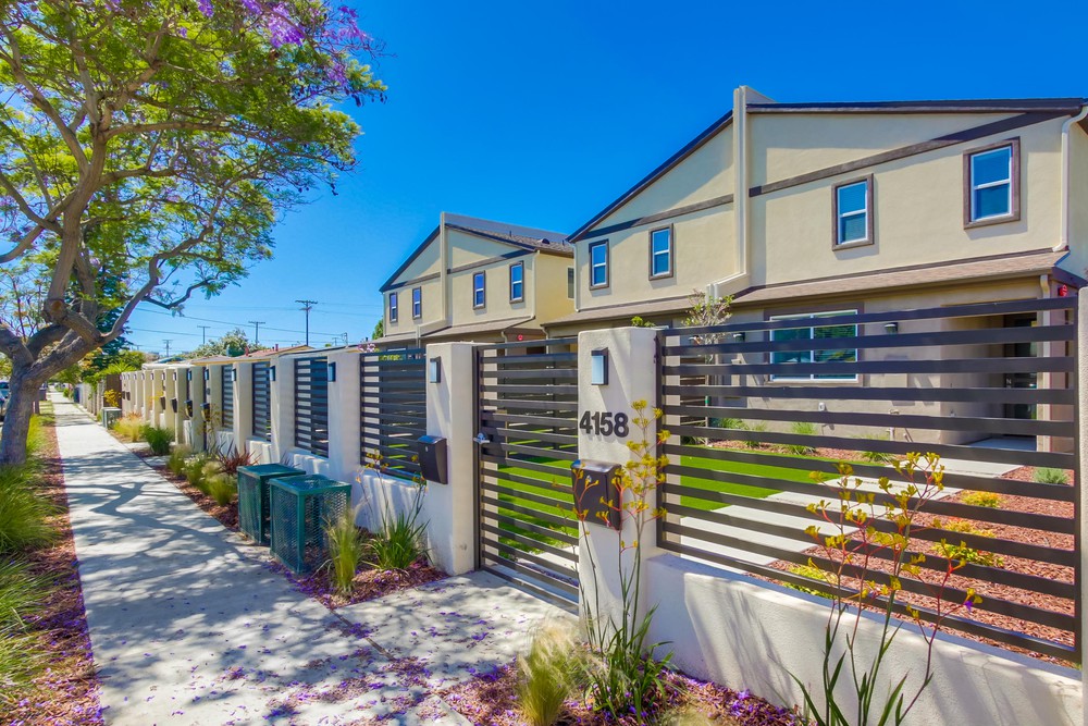 Virtual tour photo 5 of 50 for 4152 Nordica Ave