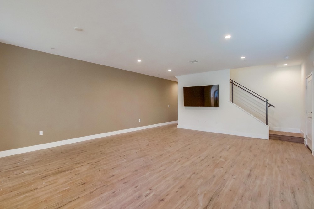 Virtual tour photo 10 of 50 for 4152 Nordica Ave
