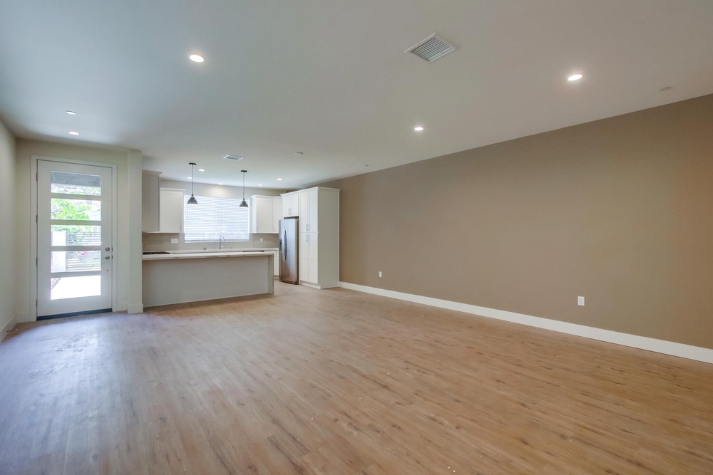 Virtual tour photo 12 of 50 for 4152 Nordica Ave
