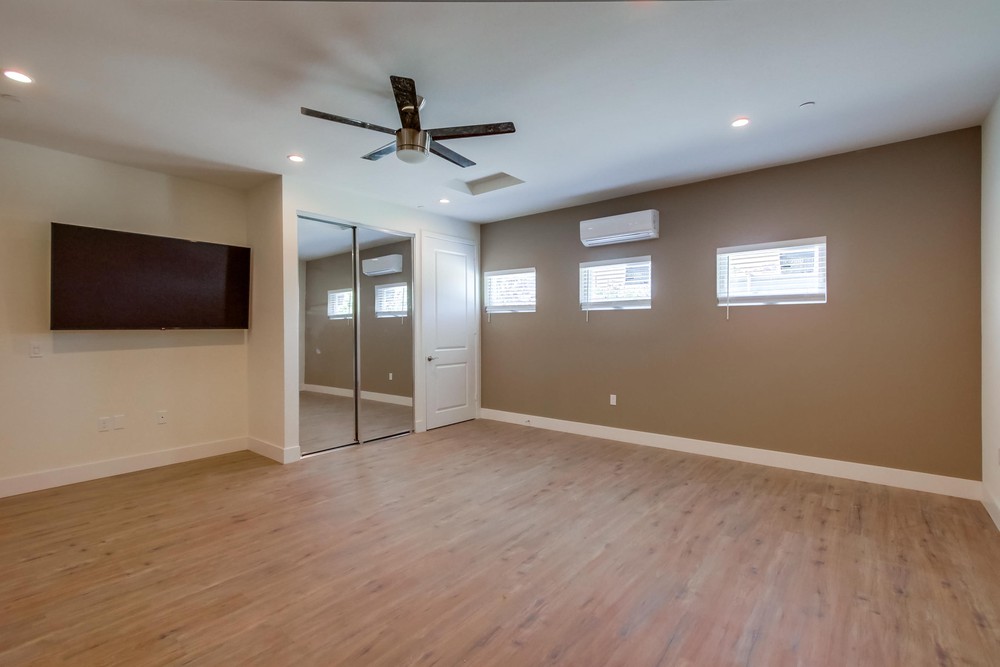 Virtual tour photo 21 of 50 for 4152 Nordica Ave