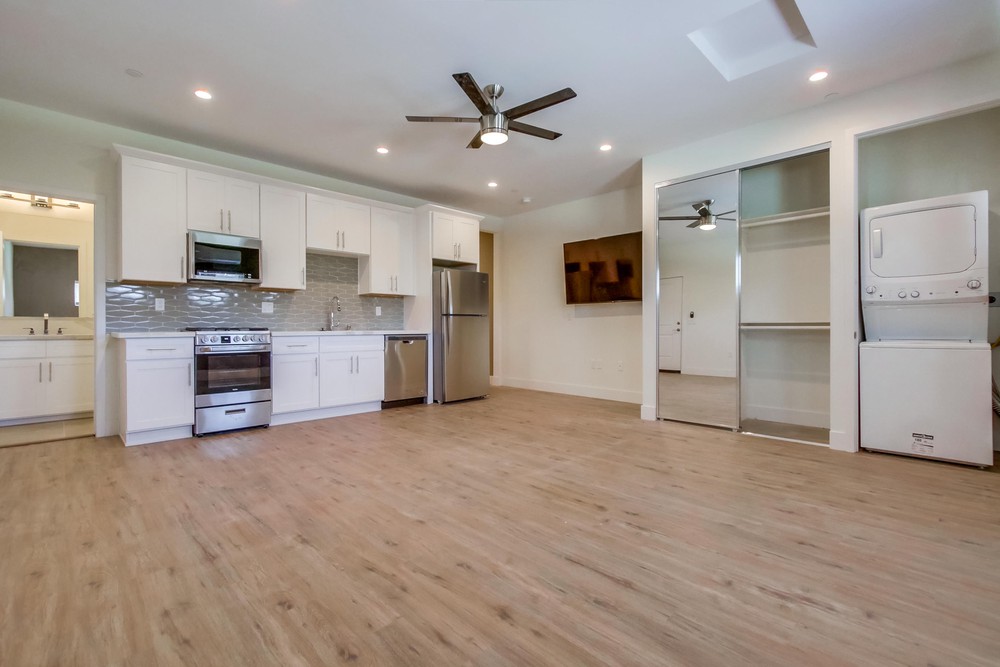 Virtual tour photo 24 of 50 for 4152 Nordica Ave