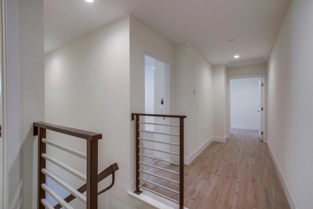 Virtual tour photo 29 of 50 for 4152 Nordica Ave