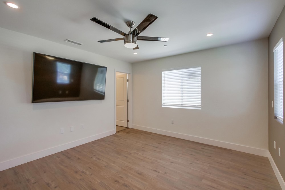 Virtual tour photo 32 of 50 for 4152 Nordica Ave