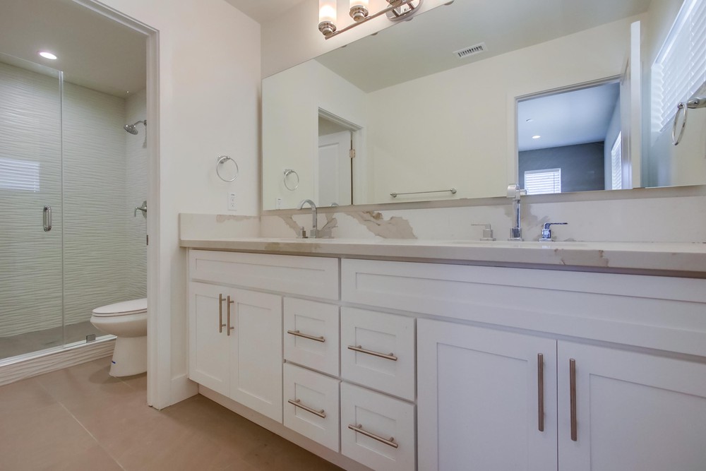 Virtual tour photo 35 of 50 for 4152 Nordica Ave