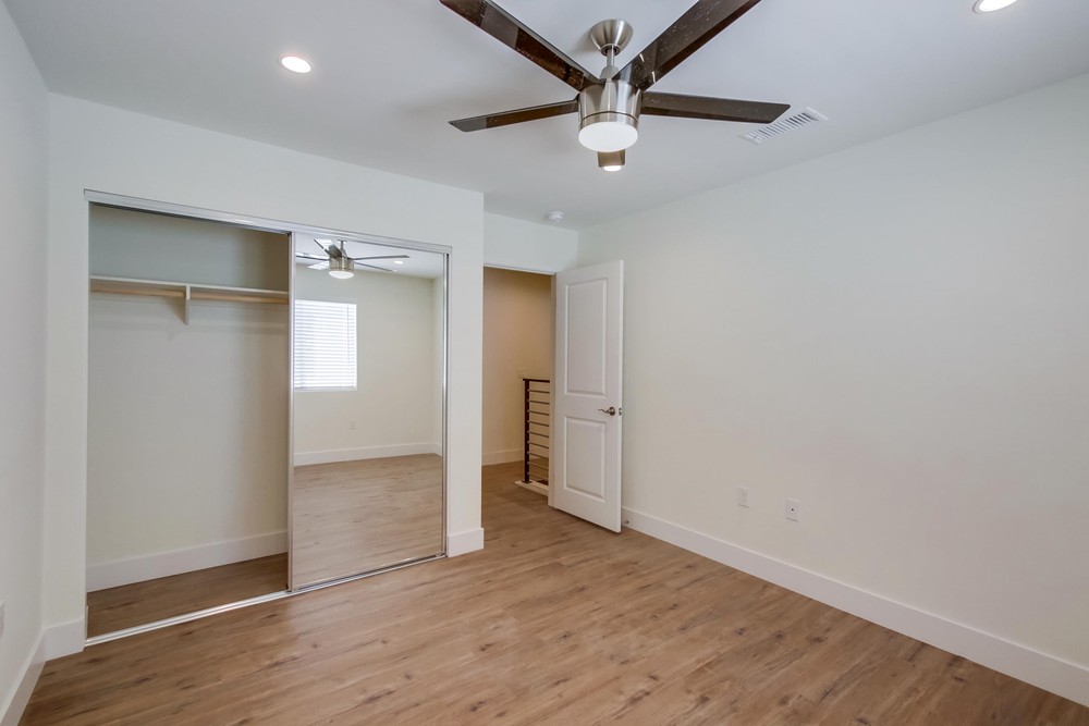 Virtual tour photo 42 of 50 for 4152 Nordica Ave