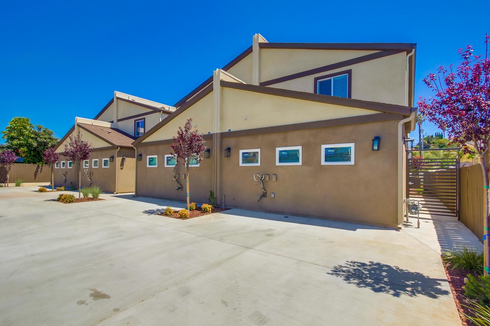 Virtual tour photo 46 of 50 for 4152 Nordica Ave