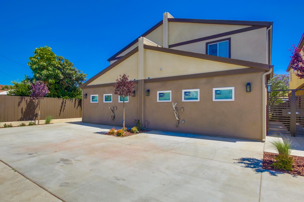 Virtual tour photo 49 of 50 for 4152 Nordica Ave
