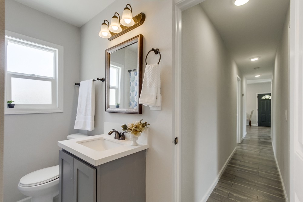 Virtual tour photo 29 of 33 for 4152 Orange Ave