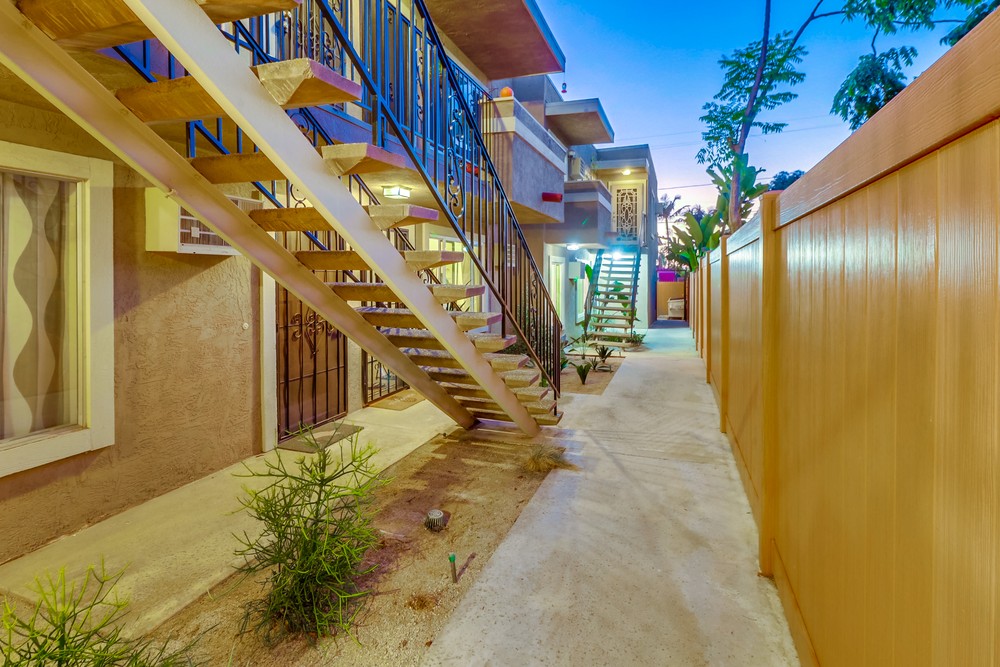 Virtual tour photo 4 of 45 for 4152 Oregon St APT 3