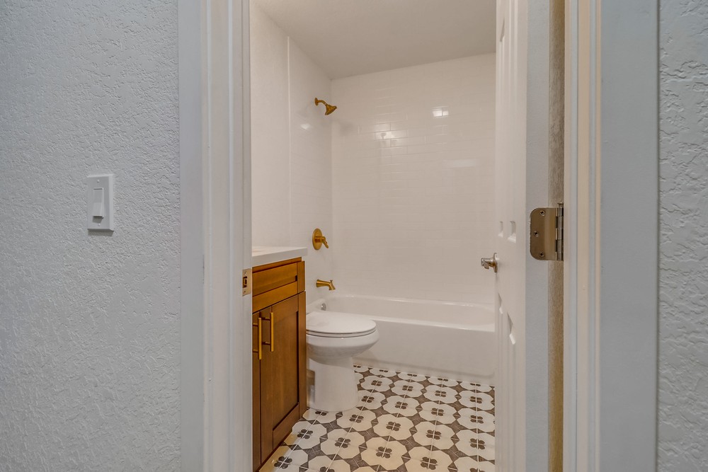 Virtual tour photo 36 of 45 for 4152 Oregon St APT 3