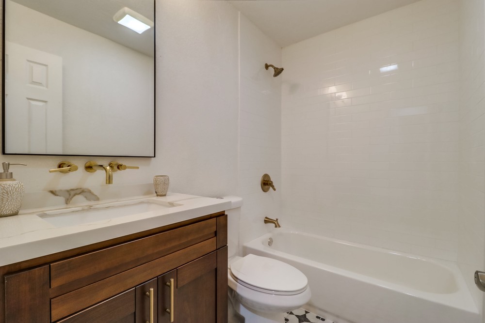 Virtual tour photo 37 of 45 for 4152 Oregon St APT 3