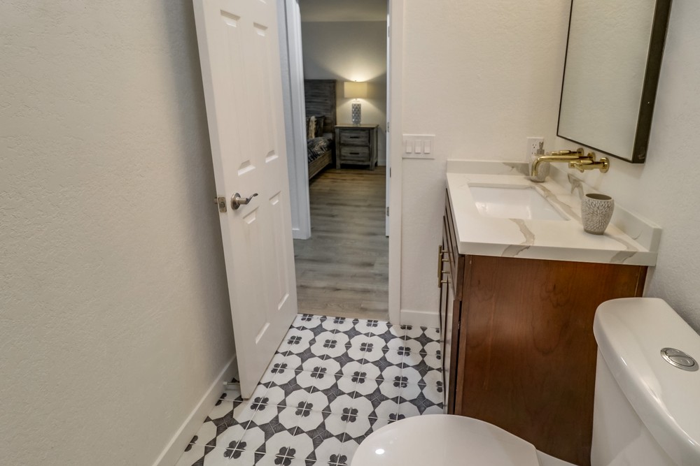 Virtual tour photo 44 of 45 for 4152 Oregon St APT 3