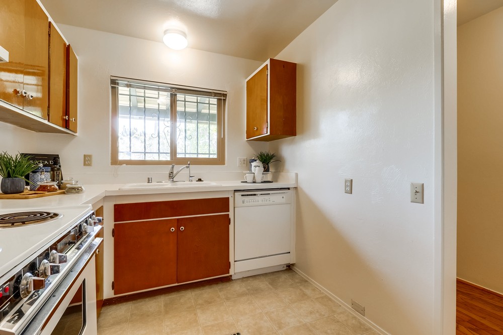 Virtual tour photo 17 of 38 for 4153 Loma Riviera Ln