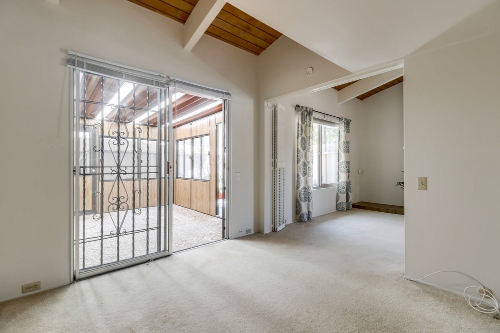 Virtual tour photo 21 of 38 for 4153 Loma Riviera Ln