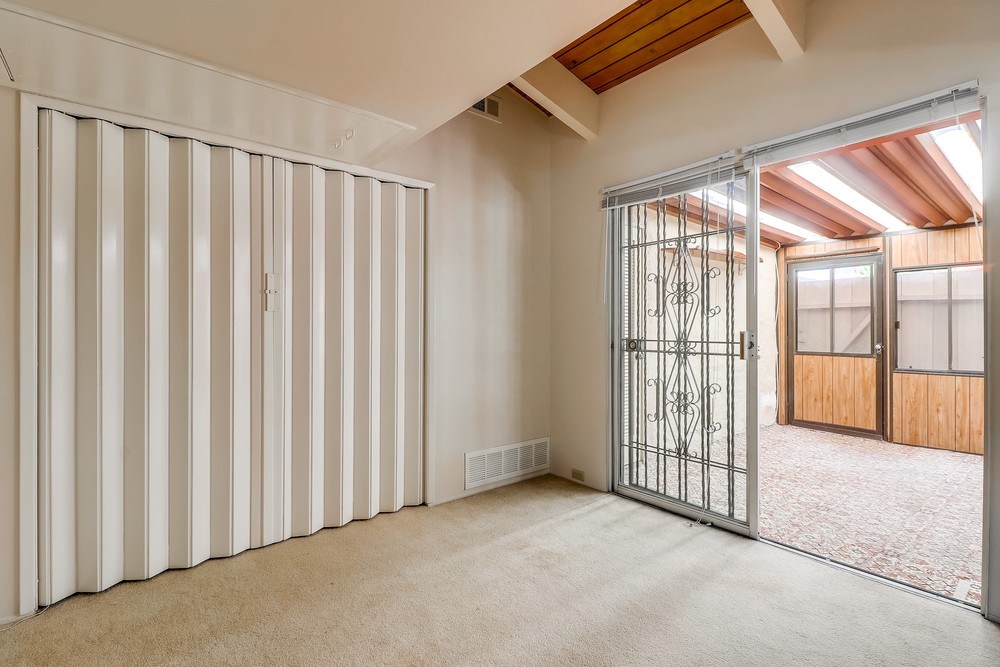 Virtual tour photo 22 of 38 for 4153 Loma Riviera Ln