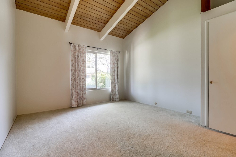 Virtual tour photo 25 of 38 for 4153 Loma Riviera Ln