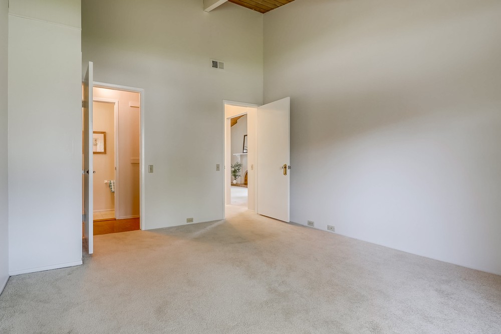 Virtual tour photo 26 of 38 for 4153 Loma Riviera Ln