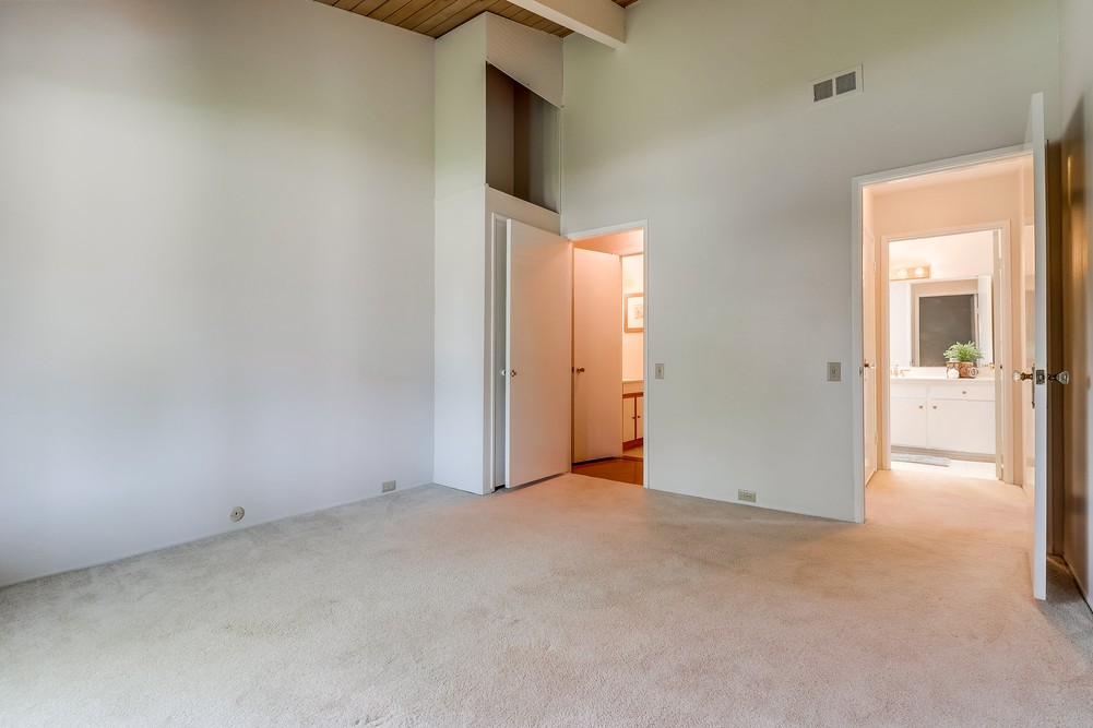 Virtual tour photo 27 of 38 for 4153 Loma Riviera Ln