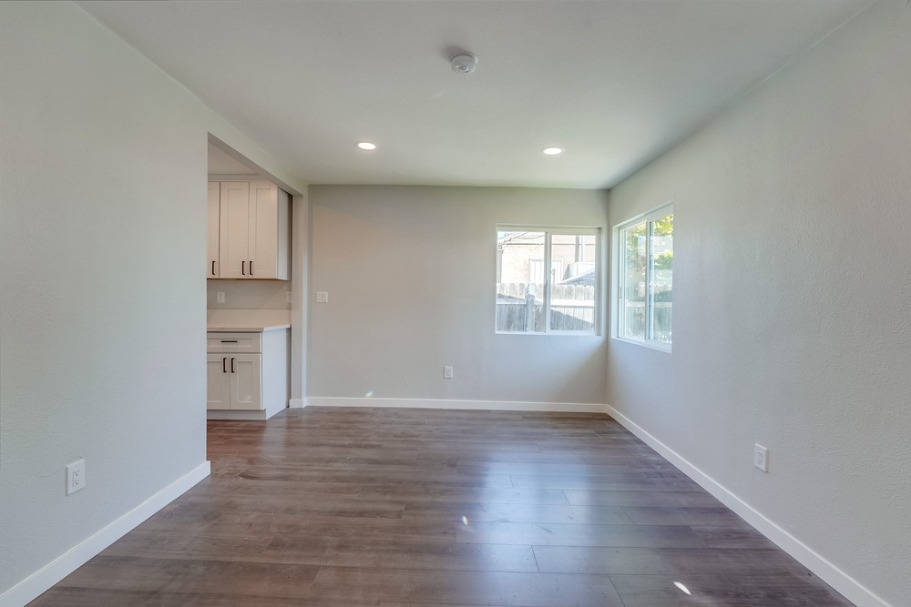 Virtual tour photo 10 of 32 for 4158 40th St
