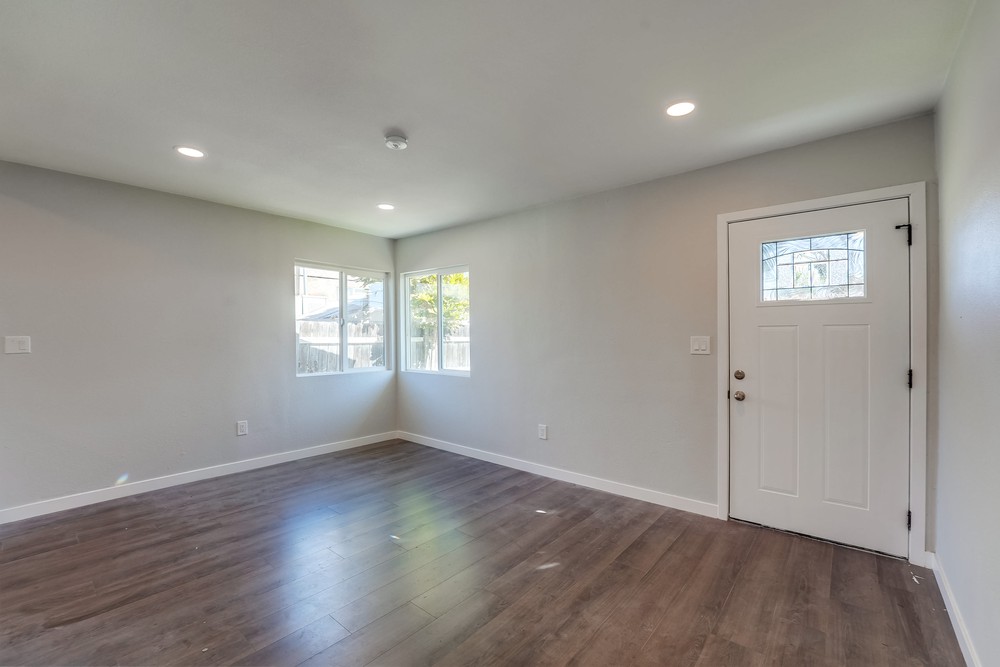 Virtual tour photo 11 of 32 for 4158 40th St