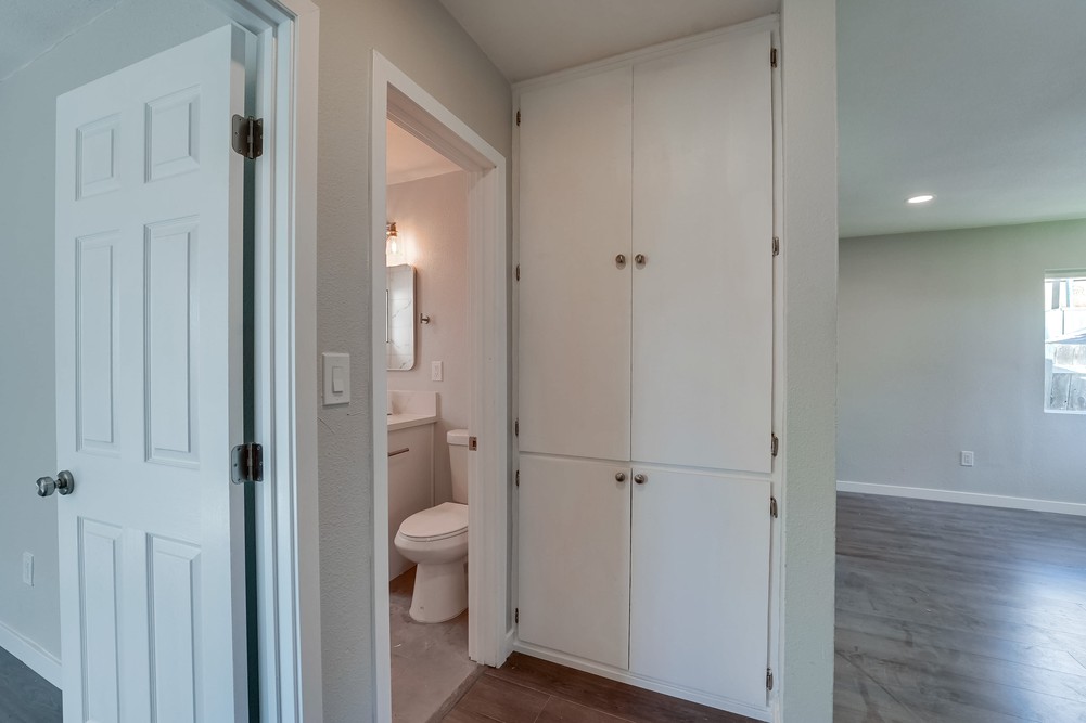 Virtual tour photo 26 of 32 for 4158 40th St