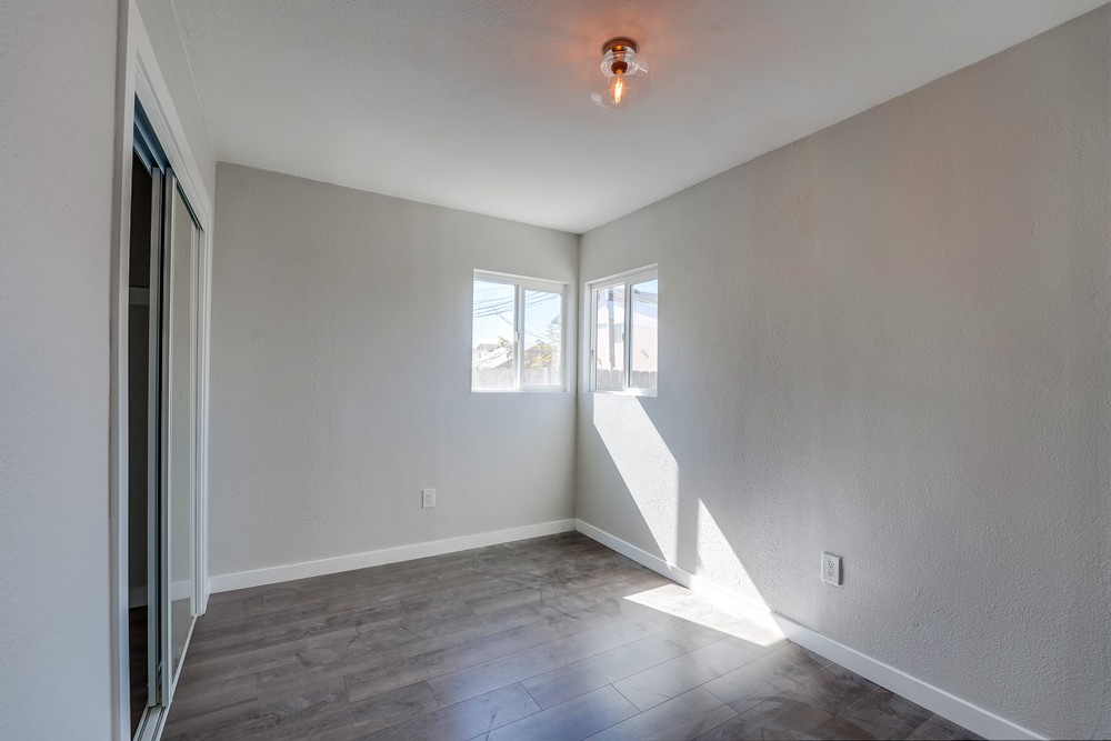 Virtual tour photo 27 of 32 for 4158 40th St