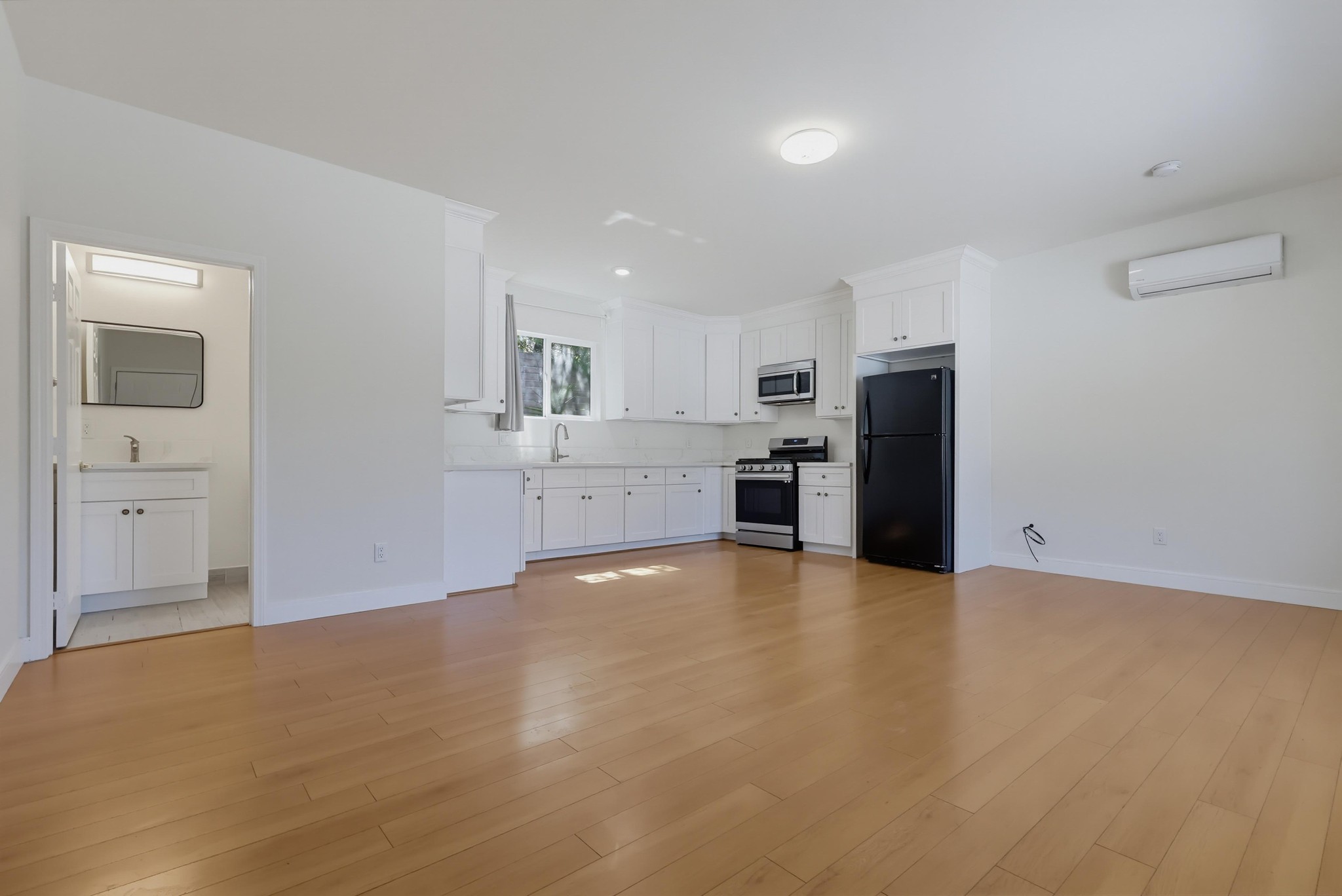 Virtual tour photo 9 of 40 for 416 Sinclair Ave