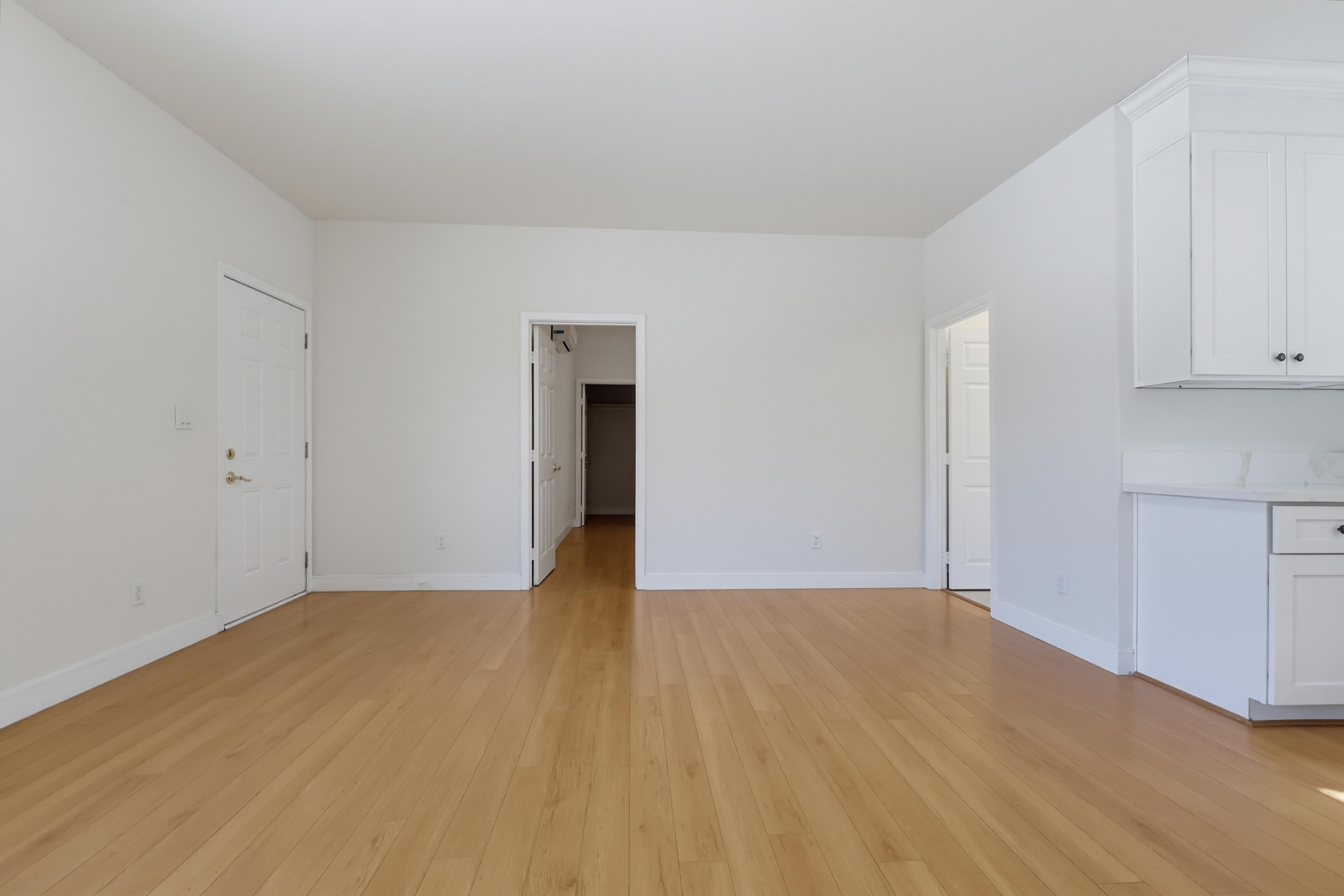 Virtual tour photo 11 of 40 for 416 Sinclair Ave