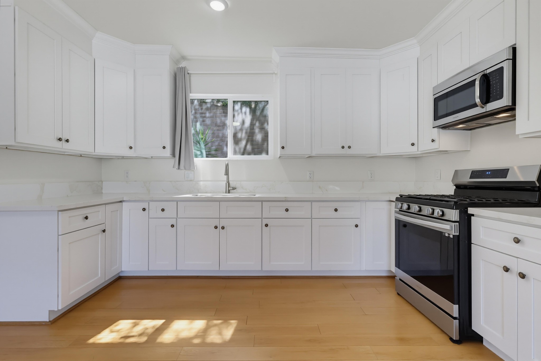 Virtual tour photo 18 of 40 for 416 Sinclair Ave