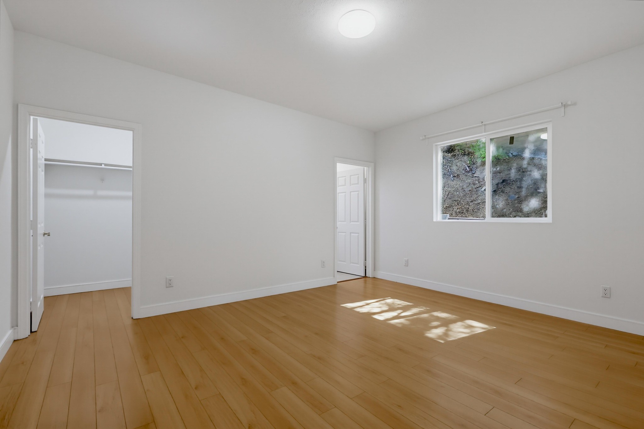 Virtual tour photo 21 of 40 for 416 Sinclair Ave