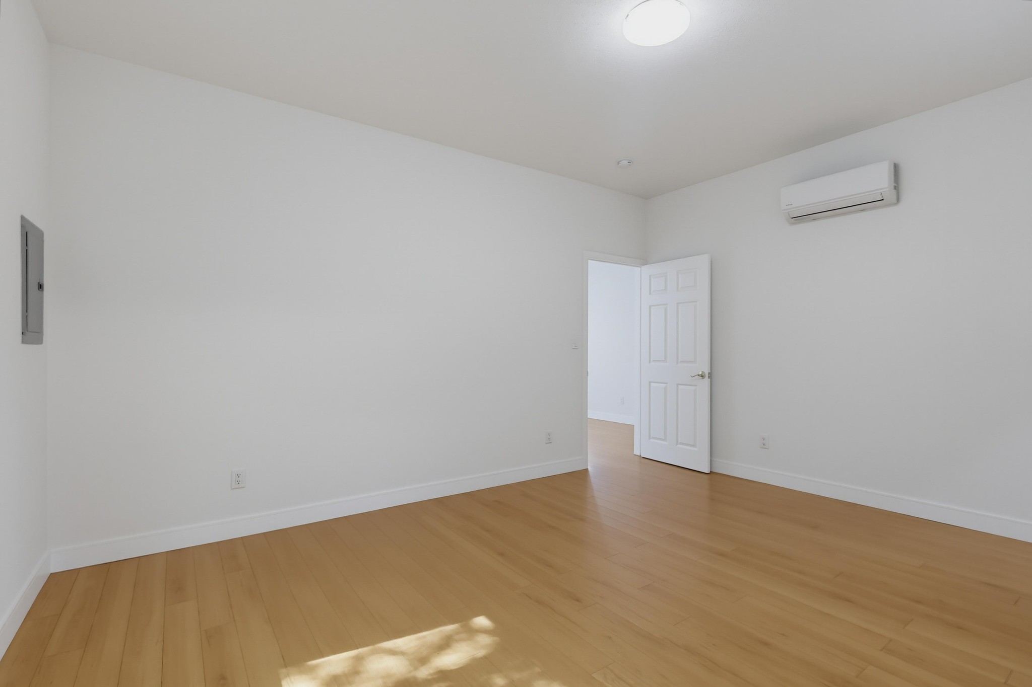 Virtual tour photo 23 of 40 for 416 Sinclair Ave