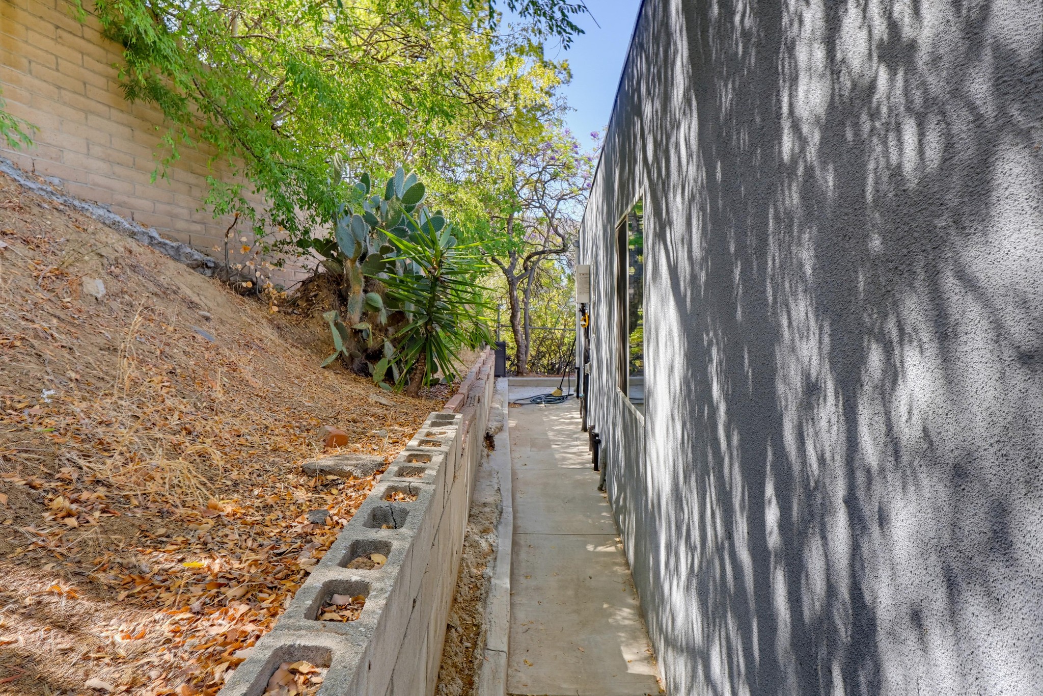 Virtual tour photo 38 of 40 for 416 Sinclair Ave