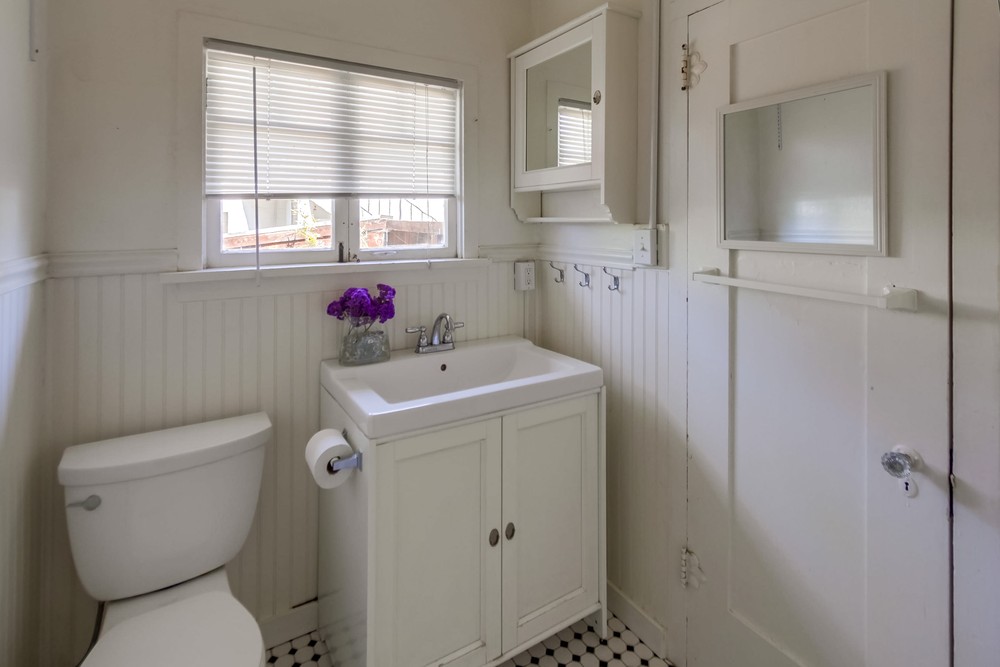 Virtual tour photo 23 of 39 for 416 W Robinson Ave
