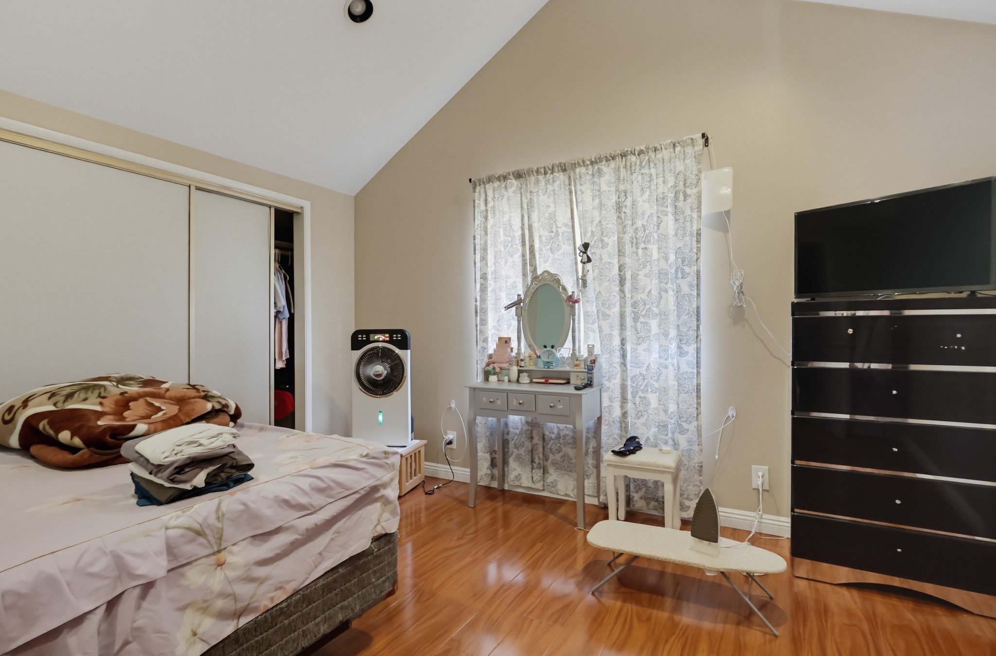 Virtual tour photo 54 of 78 for 4163 160th St