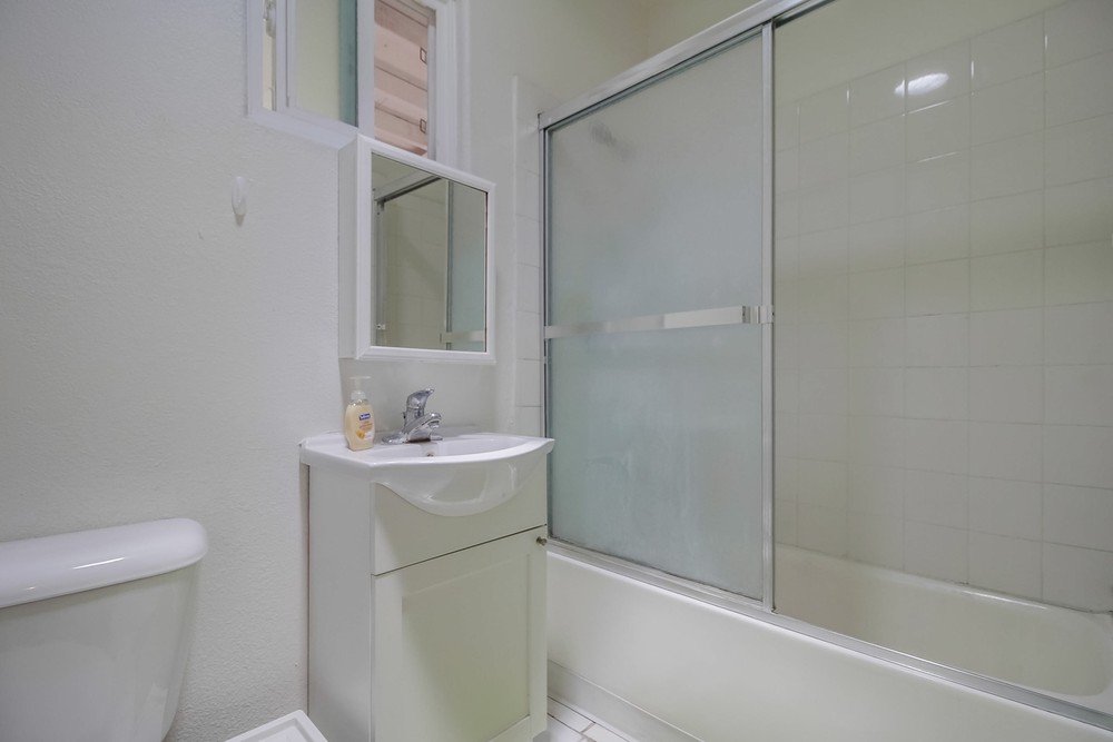 Virtual tour photo 27 of 44 for 4165 Wilson Ave
