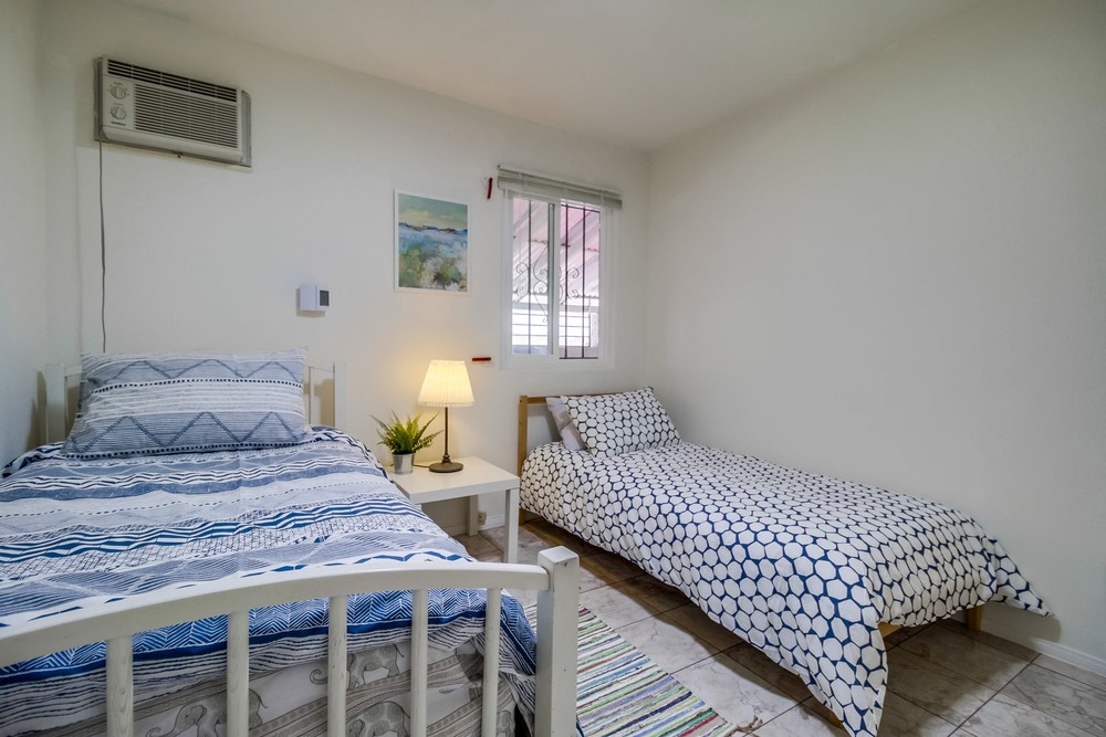 Virtual tour photo 31 of 44 for 4165 Wilson Ave