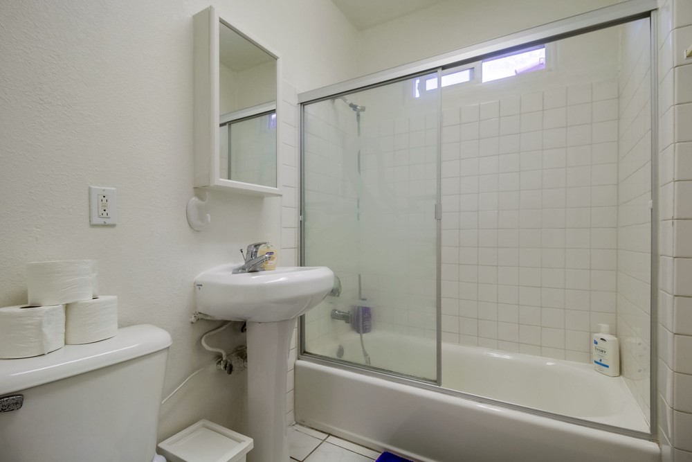 Virtual tour photo 32 of 44 for 4165 Wilson Ave