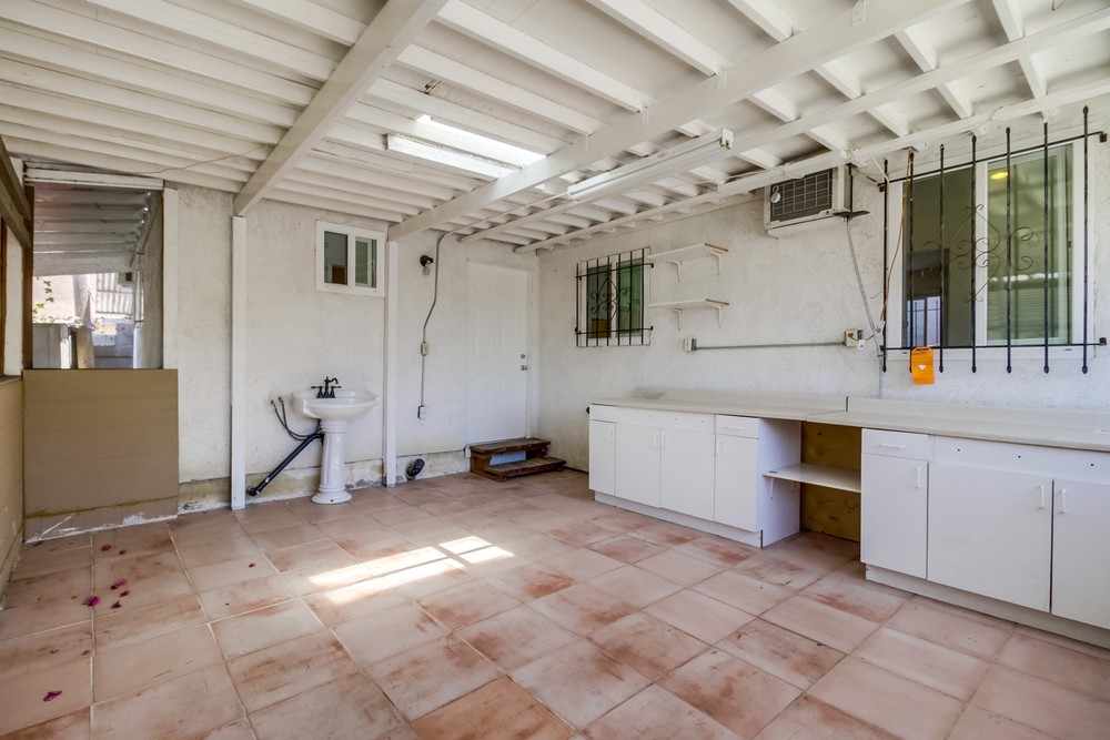Virtual tour photo 36 of 44 for 4165 Wilson Ave