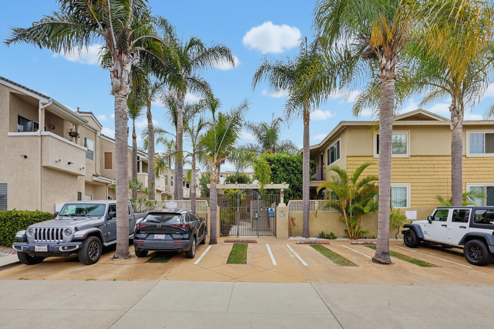 Virtual tour photo 1 of 47 for 4173 Mississippi St #1