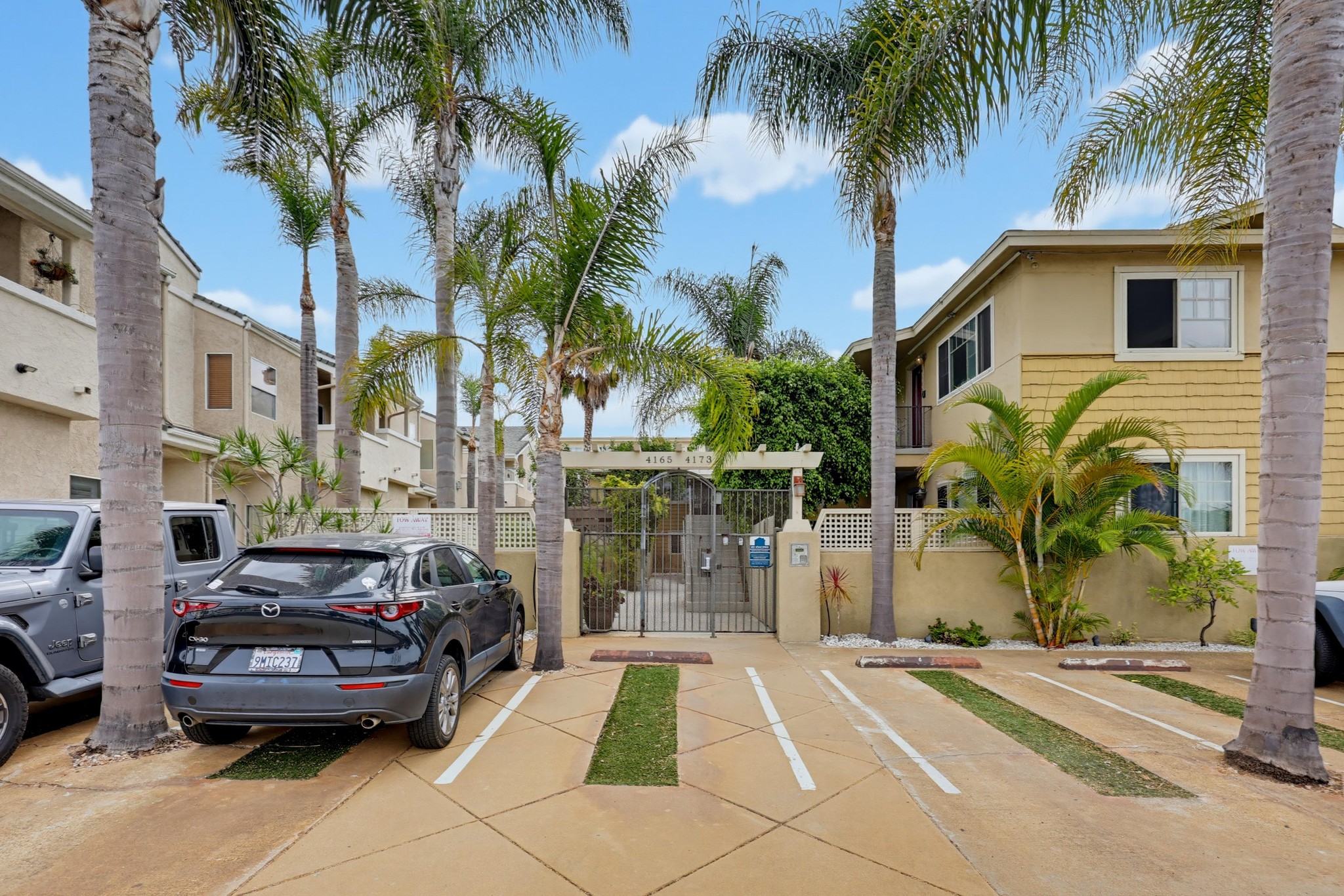 Virtual tour photo 3 of 47 for 4173 Mississippi St #1