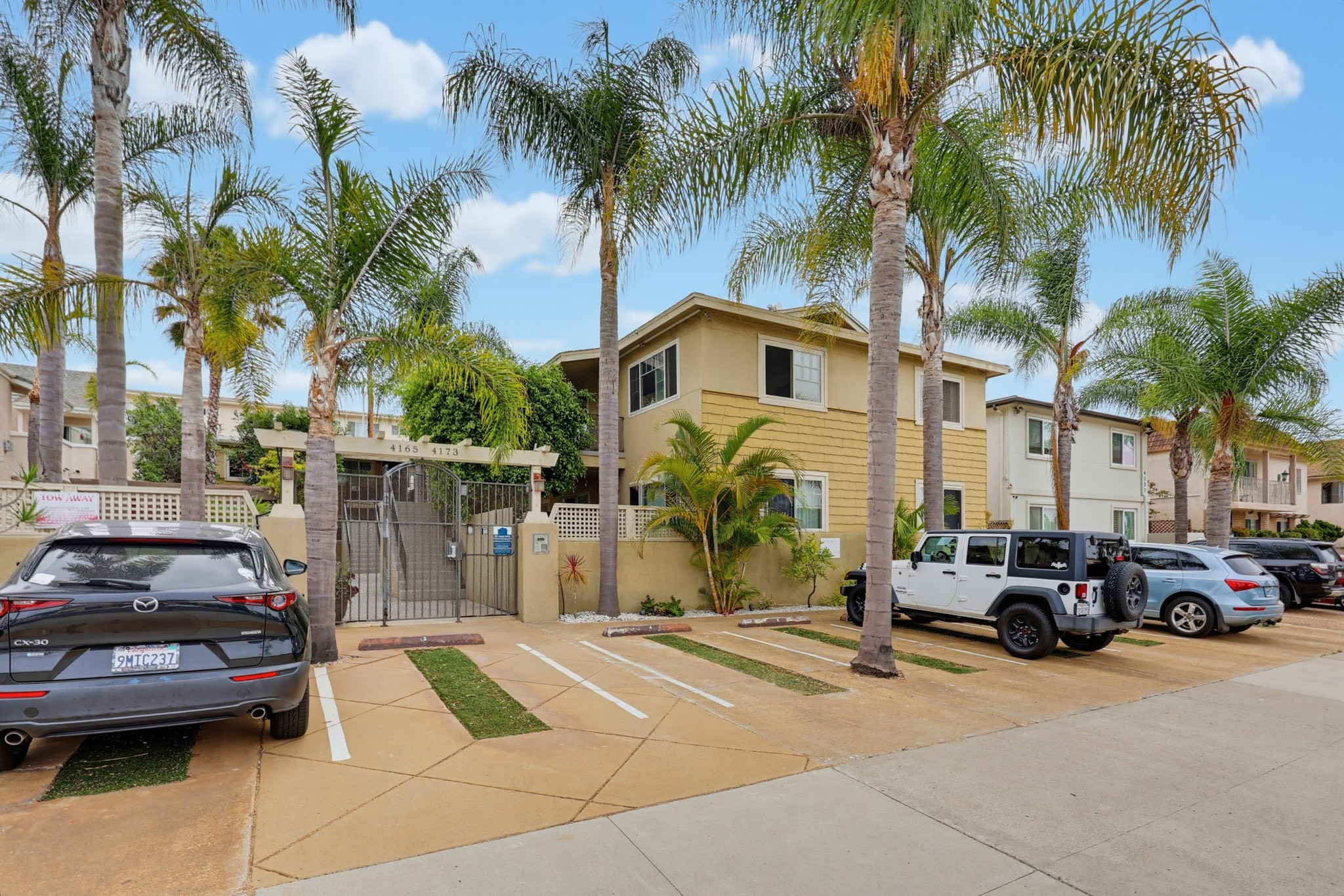 Virtual tour photo 4 of 47 for 4173 Mississippi St #1